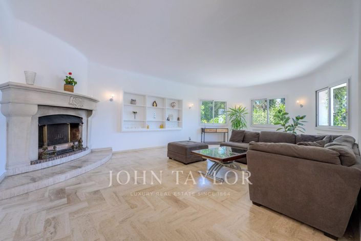 Image No.4-5 Bed House for sale