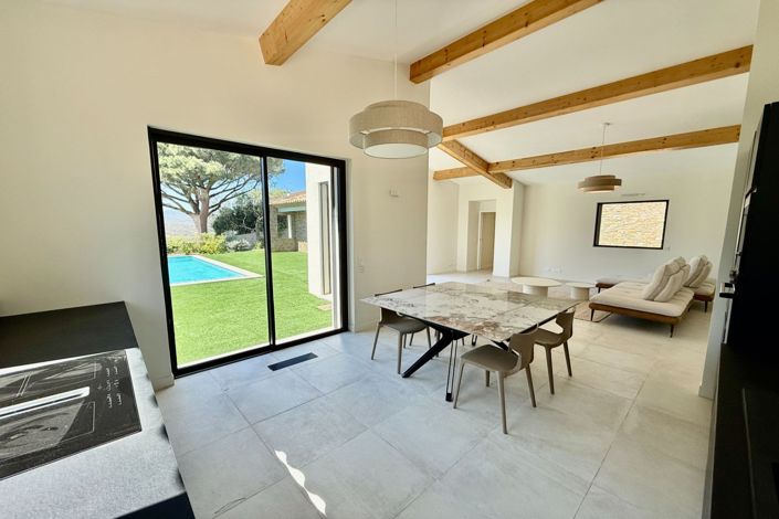 Image No.11-3 Bed House for sale