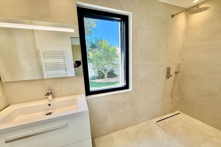 Image No.19-3 Bed House for sale