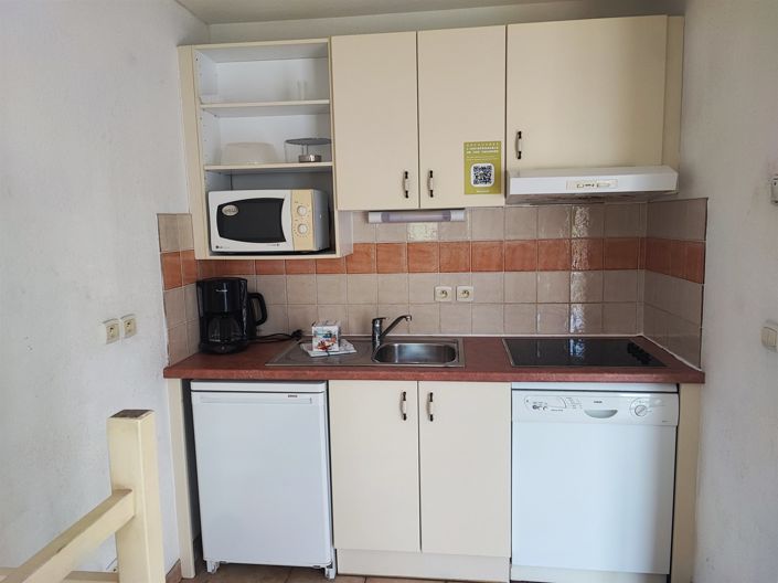 Image No.4-1 Bed House for sale