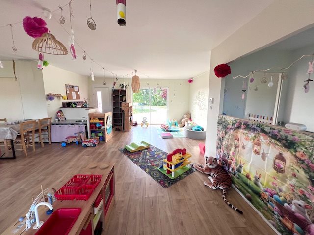 Image No.6-4 Bed House for sale