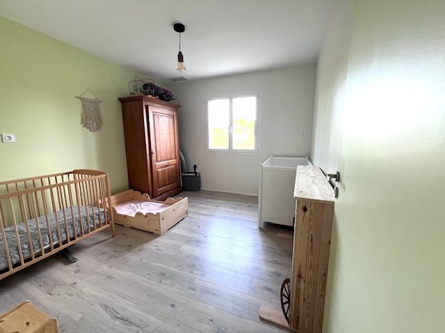 Image No.9-4 Bed House for sale