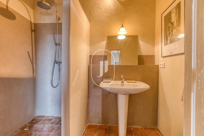 Image No.9-3 Bed House for sale