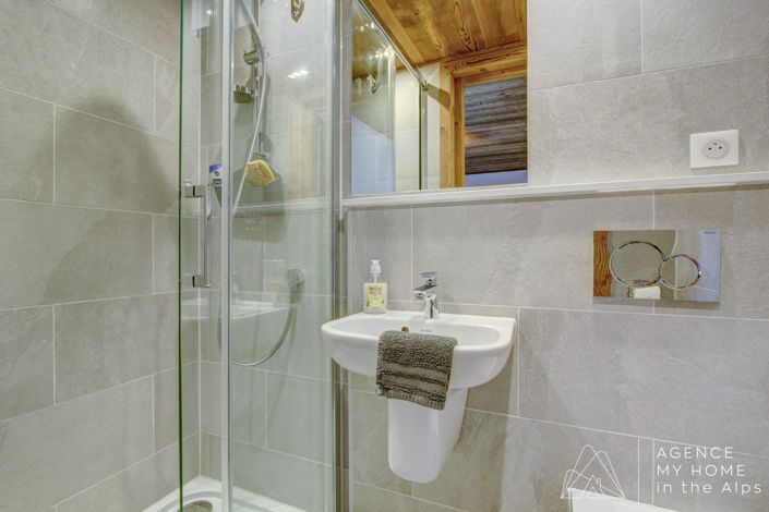 Image No.26-4 Bed House for sale