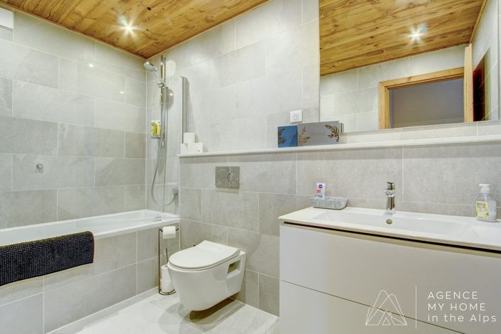 Image No.28-4 Bed House for sale