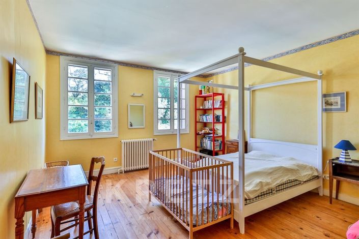 Image No.12-10 Bed House for sale