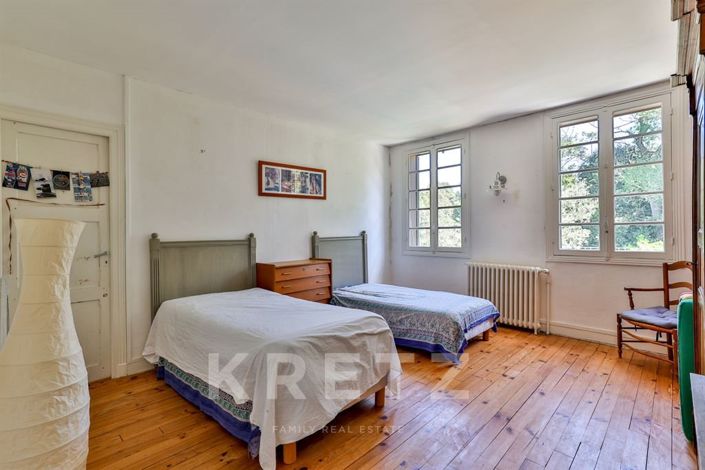 Image No.13-10 Bed House for sale