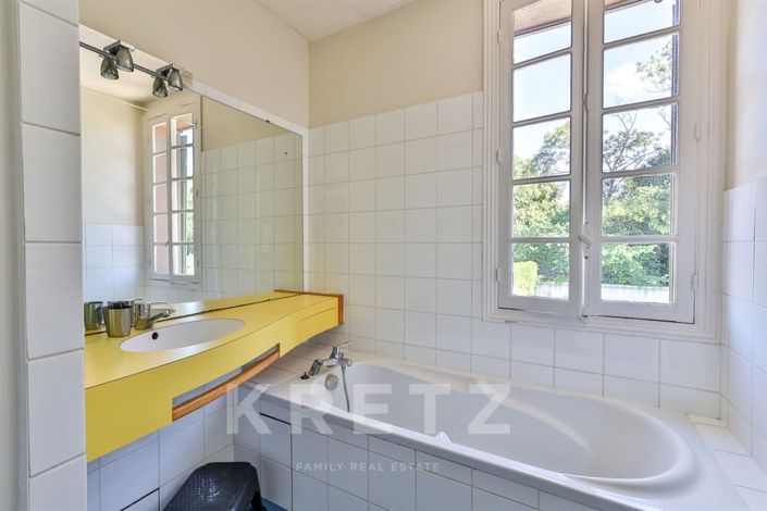 Image No.14-10 Bed House for sale