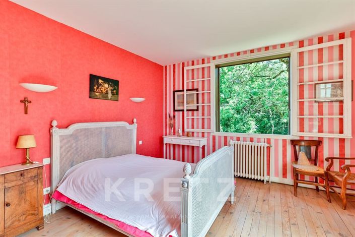Image No.17-10 Bed House for sale