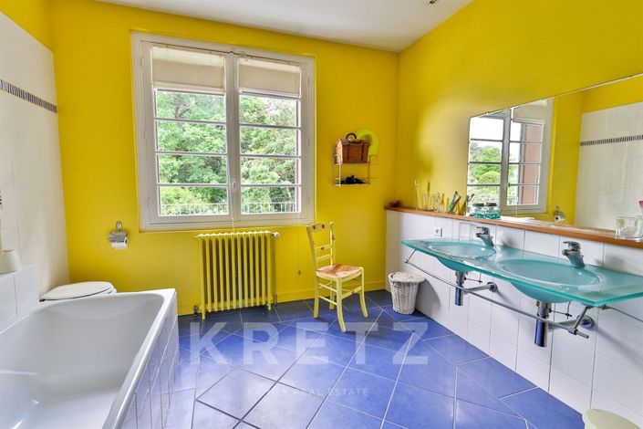 Image No.18-10 Bed House for sale