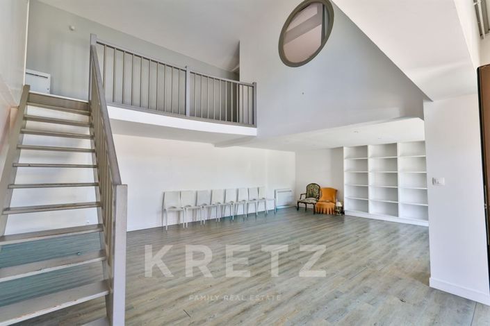 Image No.21-10 Bed House for sale