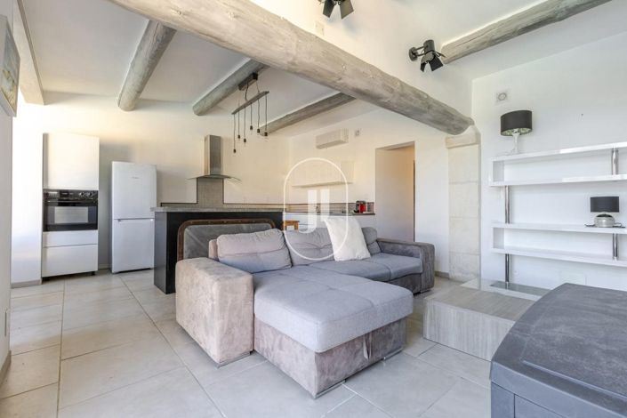 Image No.15-7 Bed House for sale