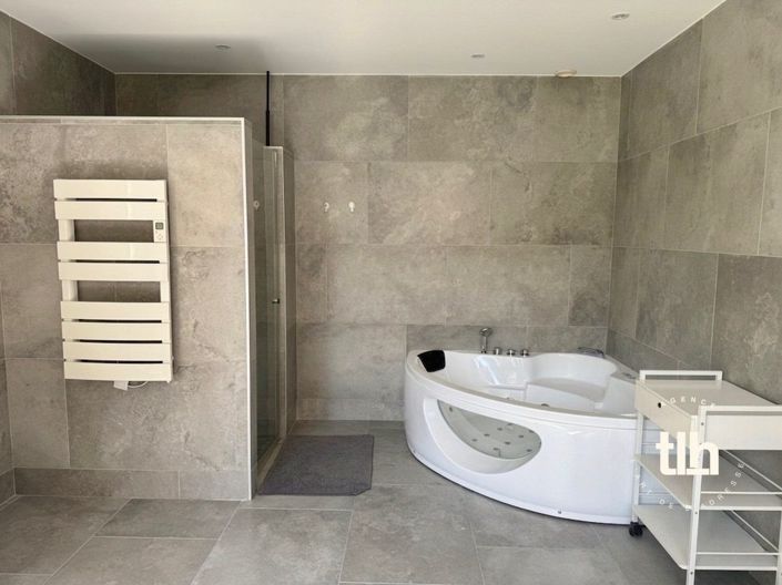 Image No.11-5 Bed House for sale