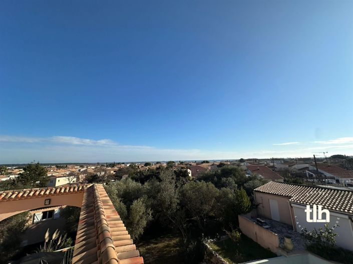 Image No.17-5 Bed House for sale