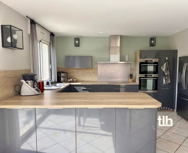 Image No.6-5 Bed House for sale