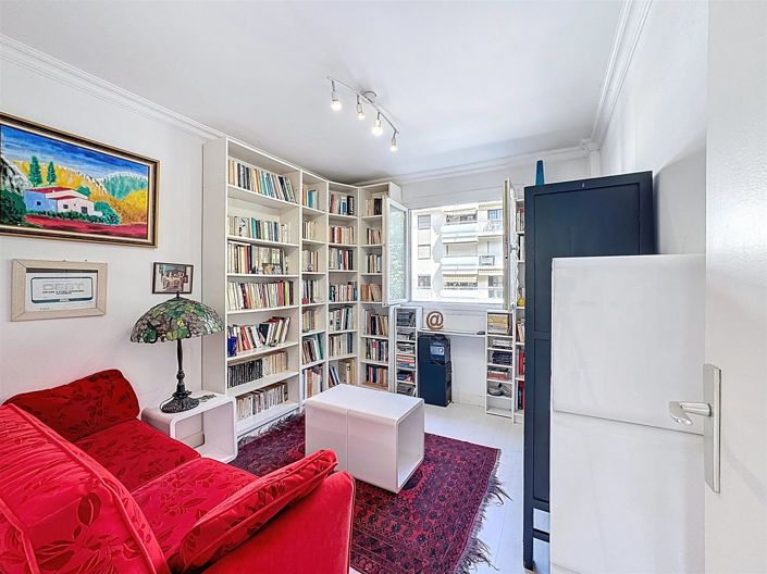 Image No.8-3 Bed Apartment for sale