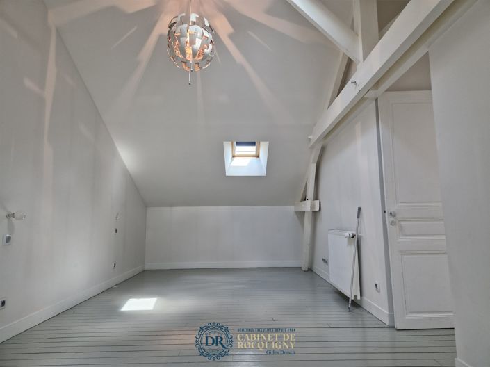 Image No.10-5 Bed House for sale