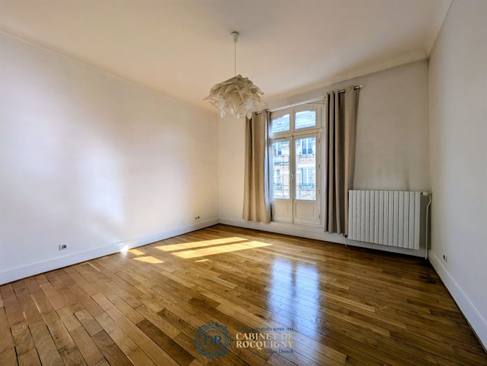 Image No.17-5 Bed House for sale