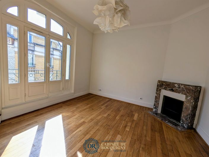 Image No.18-5 Bed House for sale