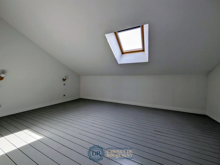 Image No.24-5 Bed House for sale