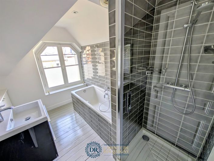 Image No.26-5 Bed House for sale