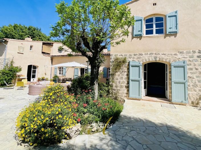 Image No.10-8 Bed House for sale