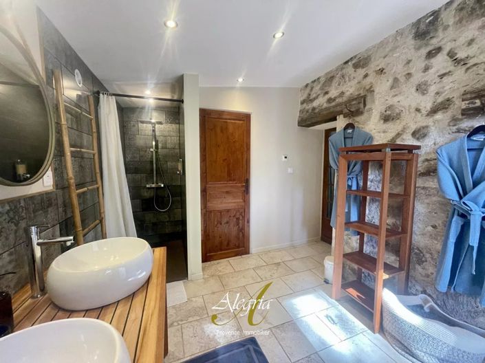 Image No.27-8 Bed House for sale