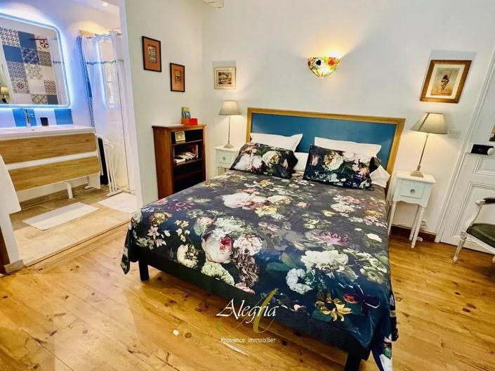 Image No.28-8 Bed House for sale