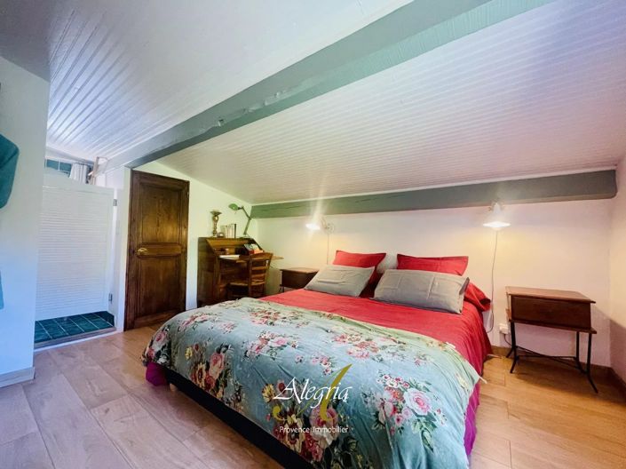 Image No.29-8 Bed House for sale