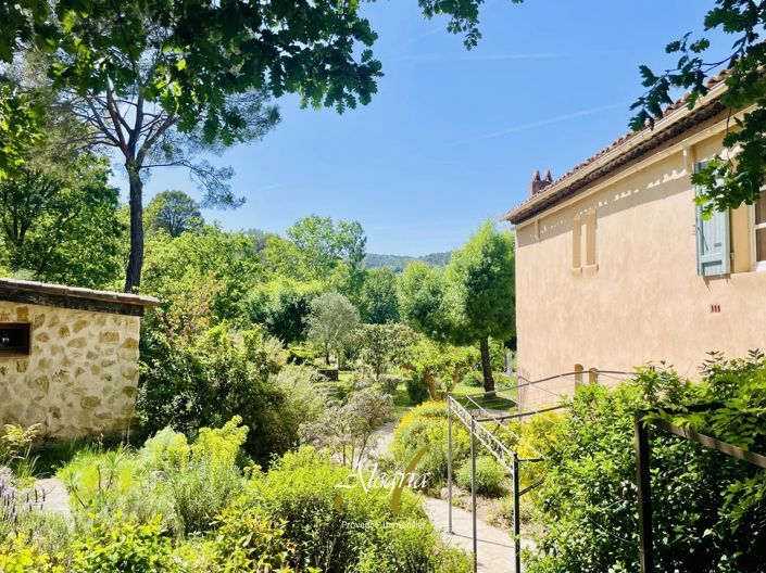 Image No.4-8 Bed House for sale
