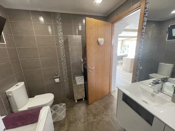 Image No.15-3 Bed Apartment for sale