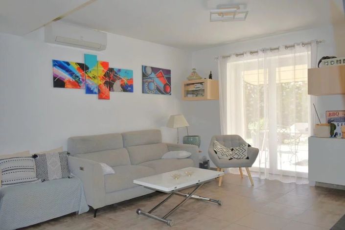 Image No.8-3 Bed House for sale