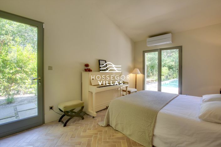 Image No.18-3 Bed House for sale