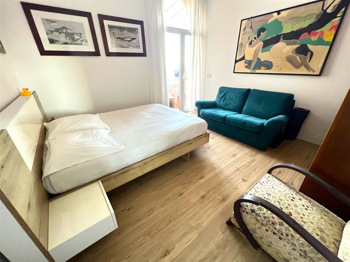 Image No.12-2 Bed Apartment for sale