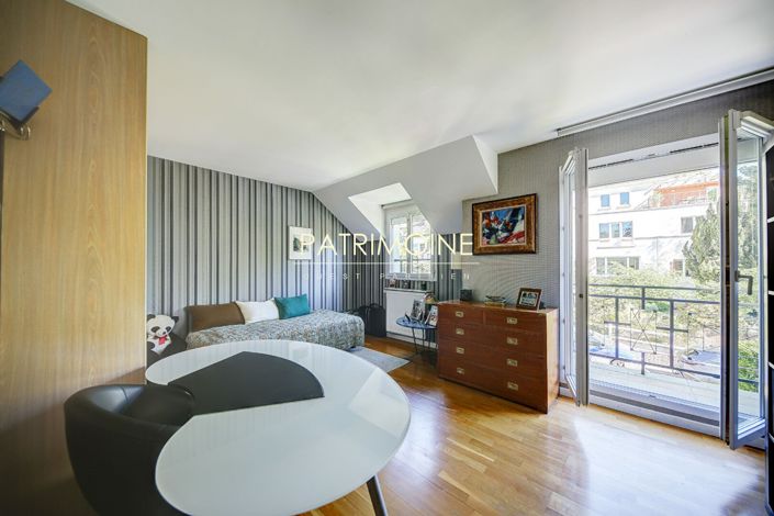 Image No.13-4 Bed Property for sale