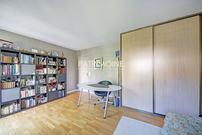 Image No.14-4 Bed Property for sale