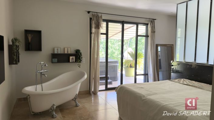 Image No.13-4 Bed Property for sale