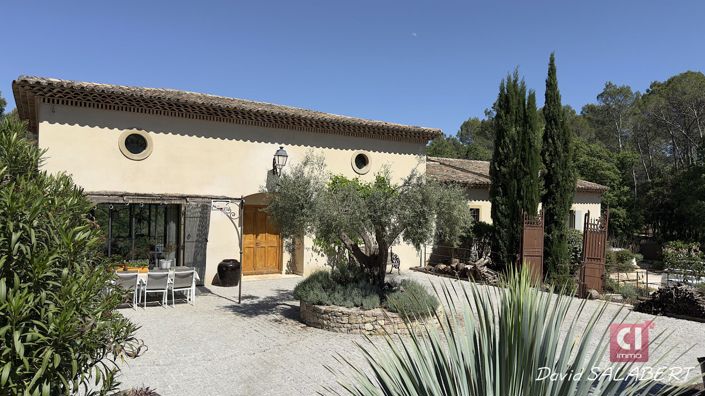 Image No.16-4 Bed Property for sale