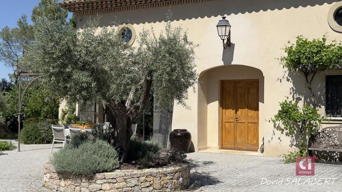 Image No.2-4 Bed Property for sale