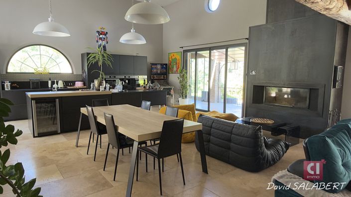 Image No.3-4 Bed Property for sale