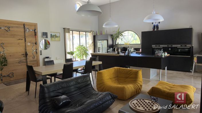 Image No.6-4 Bed Property for sale