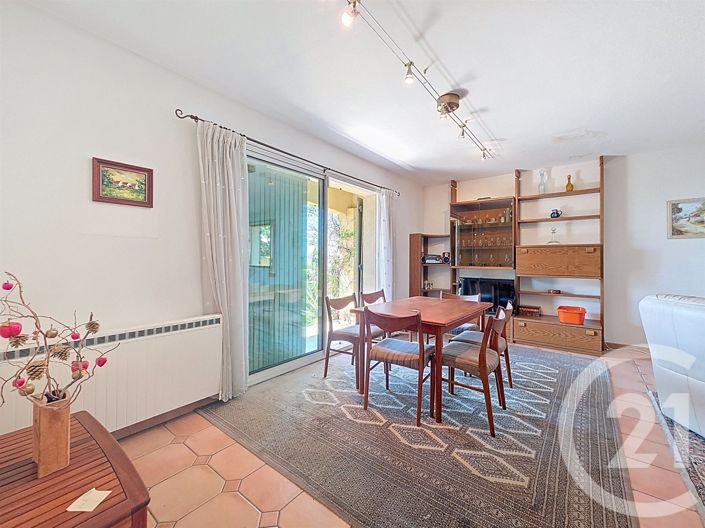 Image No.2-3 Bed House for sale