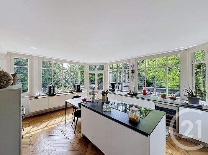 Image No.7-5 Bed House for sale