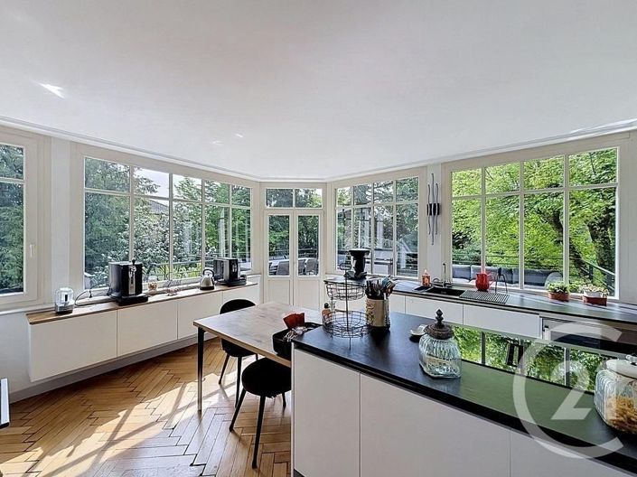 Image No.8-5 Bed House for sale