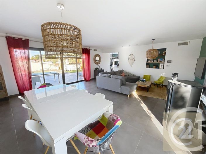 Image No.10-4 Bed House for sale