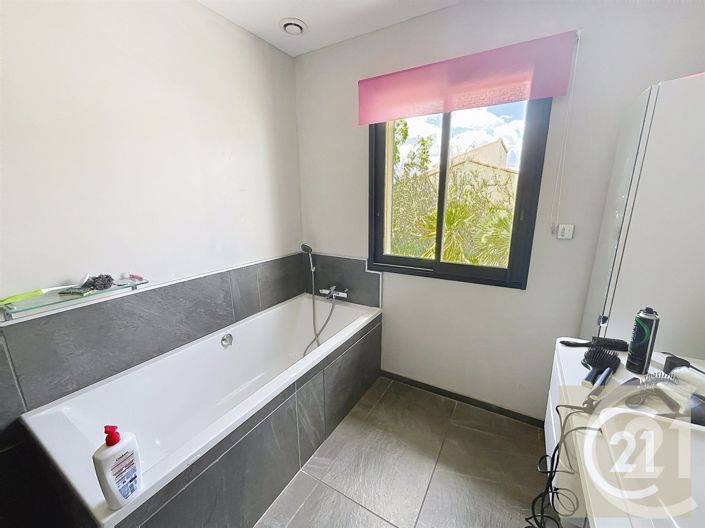 Image No.11-4 Bed House for sale