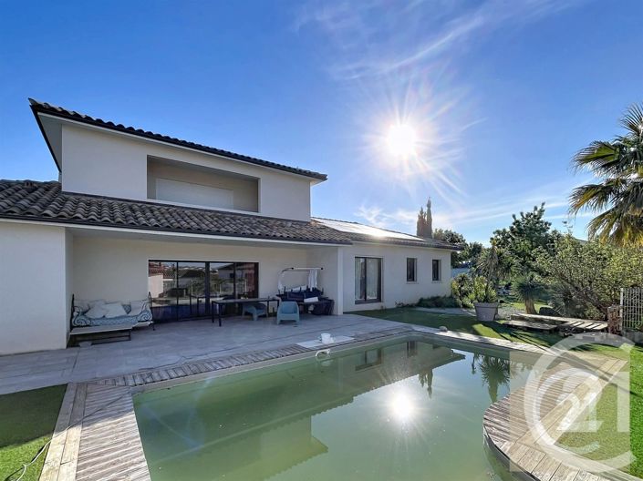 Image No.17-4 Bed House for sale