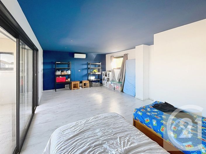 Image No.18-4 Bed House for sale