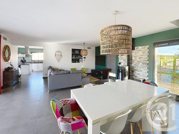 Image No.20-4 Bed House for sale