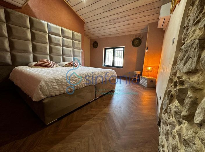 Image No.8-2 Bed House for sale